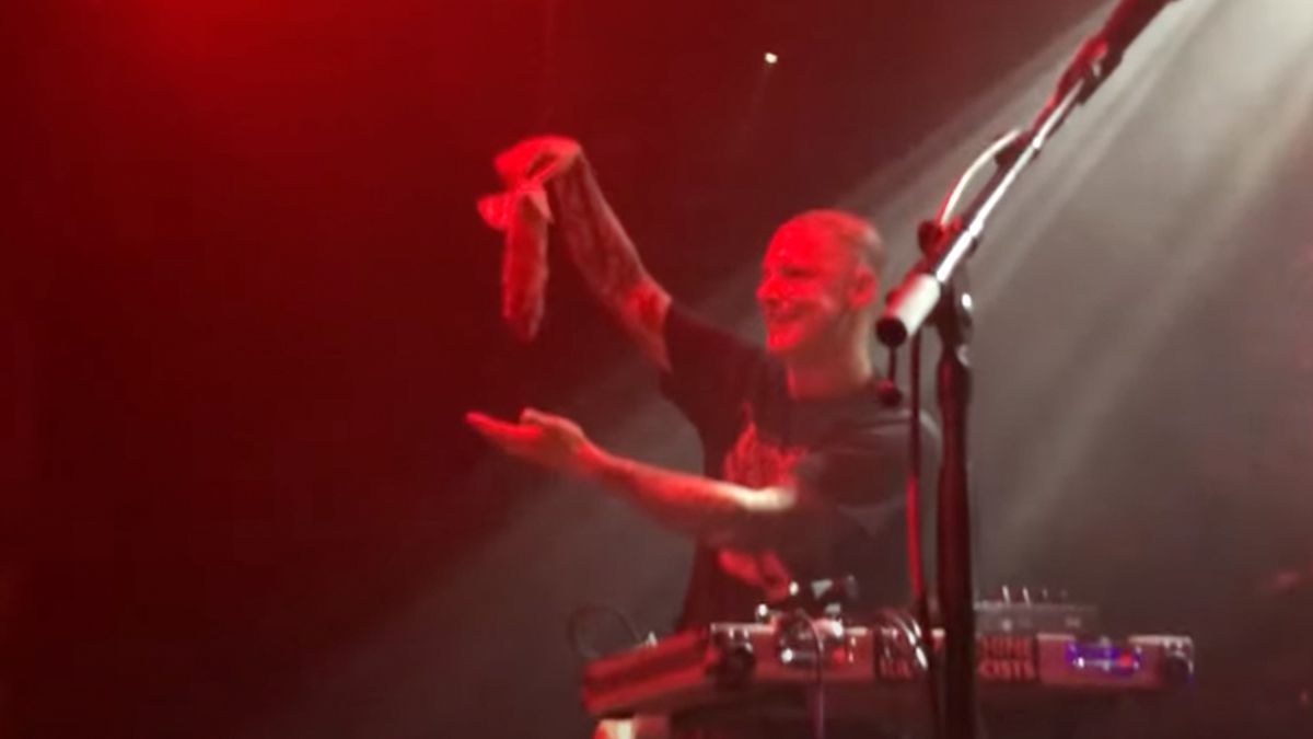 A fan threw a dead rat onstage during a Full of Hell show in Chicago