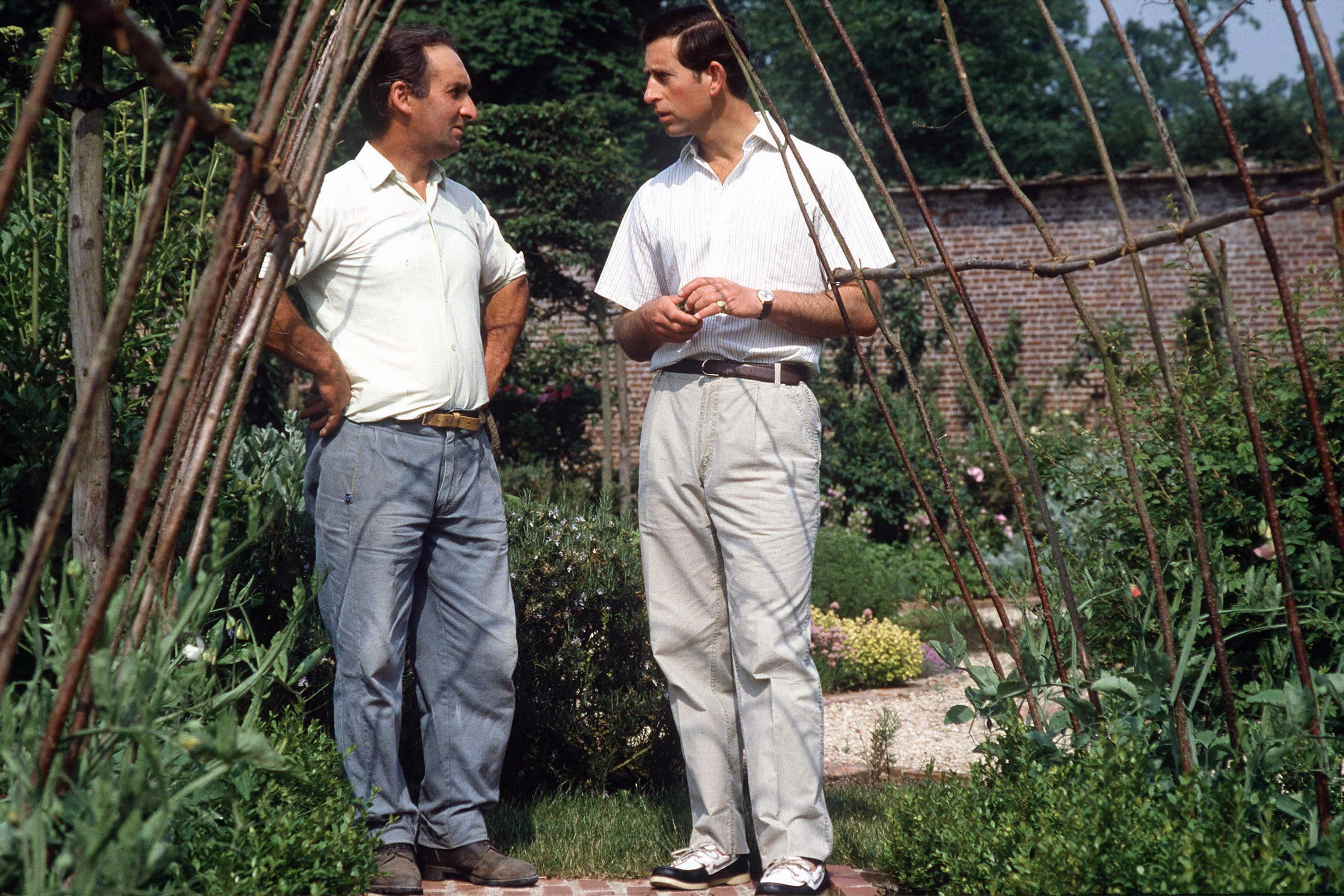 King Charles and Highgrove gardener Dennis Brown in the garden in 1986