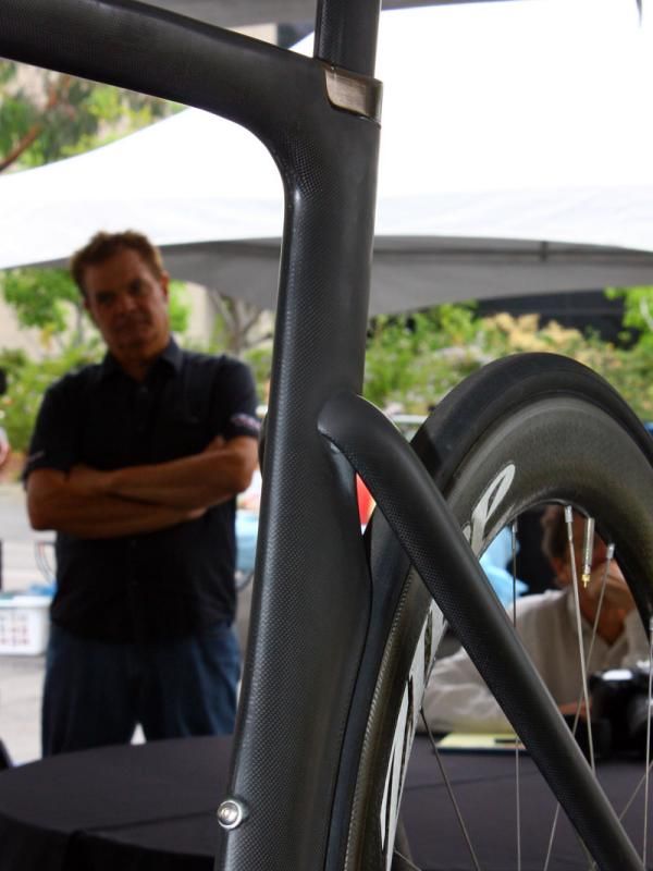 There's plenty of room for air to pass through the new seat stay tops.