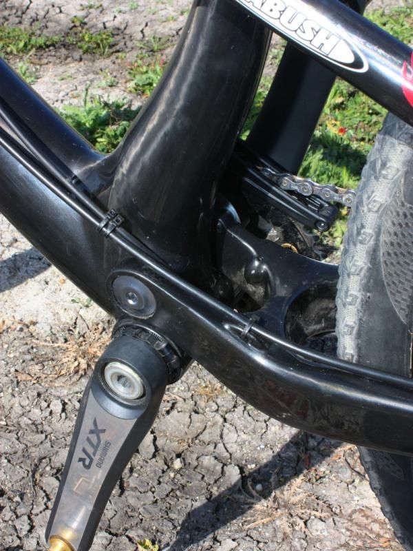 Press-fit bottom bracket cups allow for a wider and stiffer down tube.