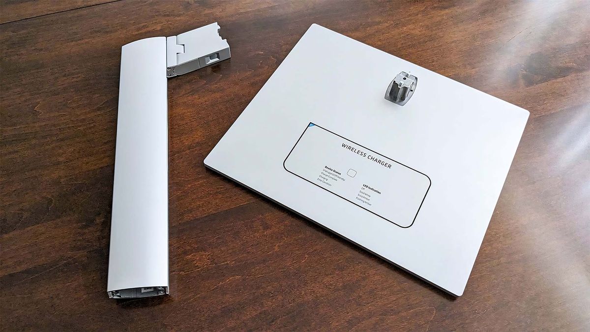 HP EliteOne 870 G9 base and stand.