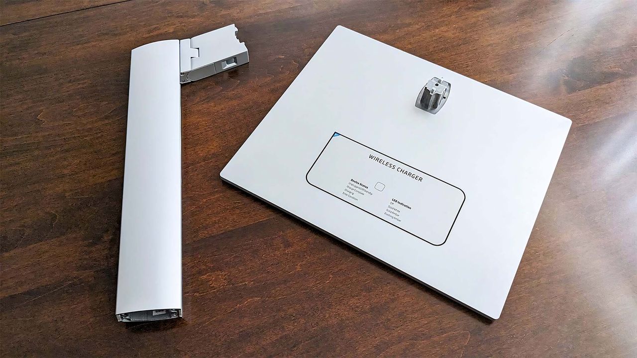HP EliteOne 870 G9 base and stand.