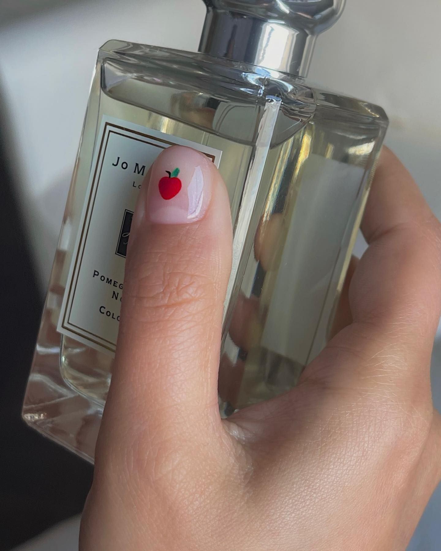 Apple nail art