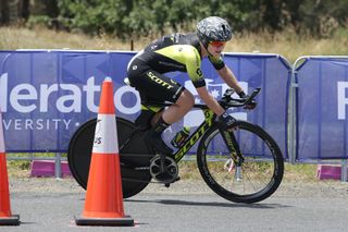 Grace Brown (Mitchelton Scott) takes the turn