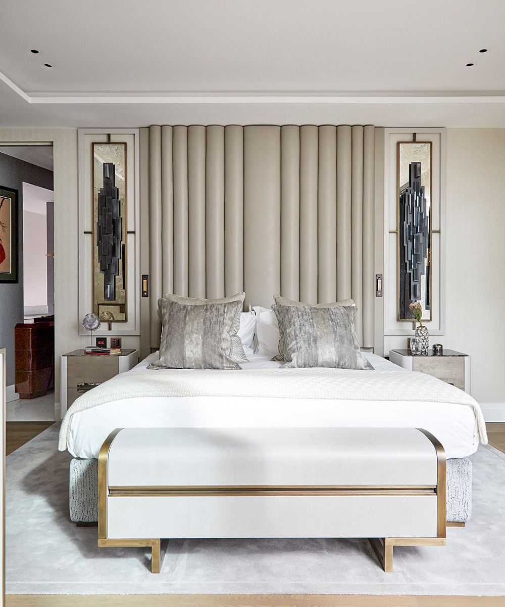 Bedroom wall light ideas –light the way with well-positioned task