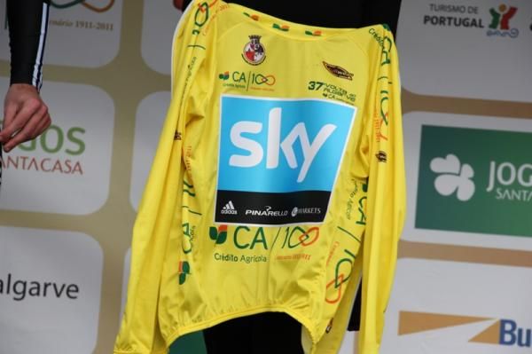 The yellow jersey now belongs to Stephen Cummings.