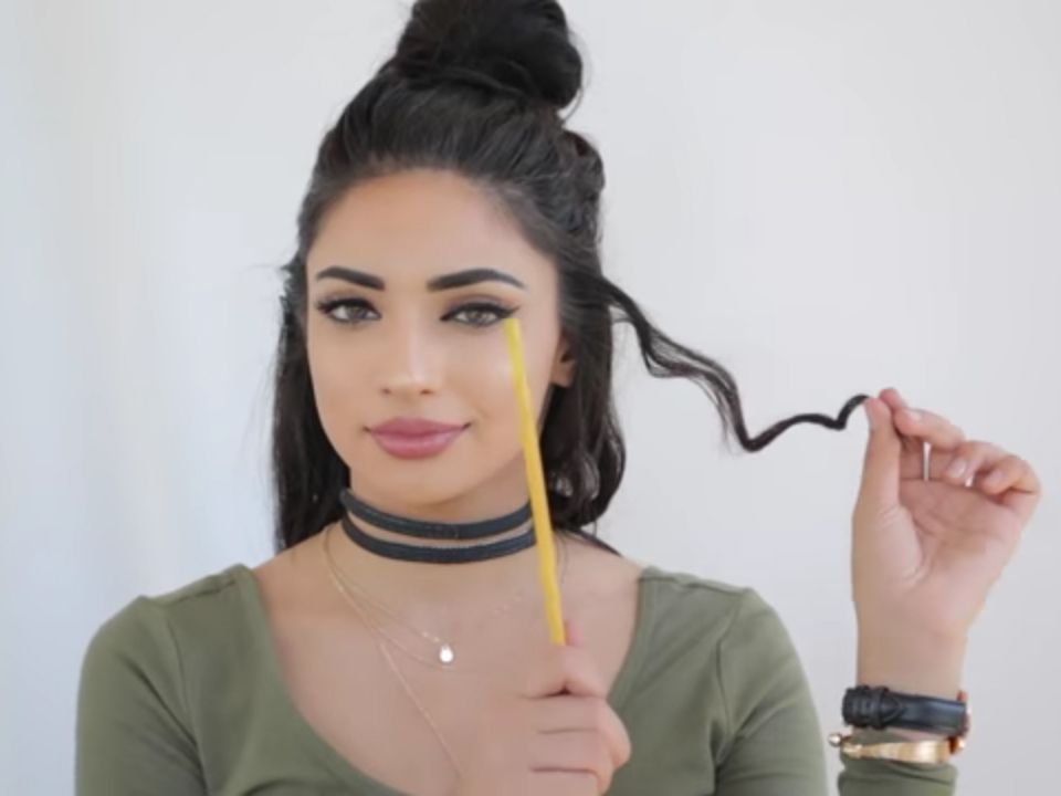 How to curl your hair 2025 with a pencil and straightener