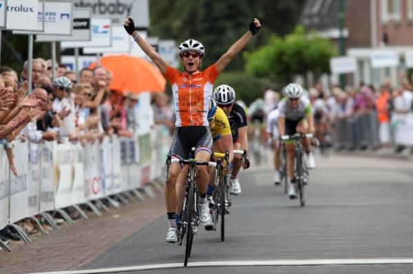 Marianne Vos (Nederland Bloeit) won the fifth stage ahead of Kirsten Wild (AA Drink) and Ina Yoko Teutenberg (HTC-HighRoad)
