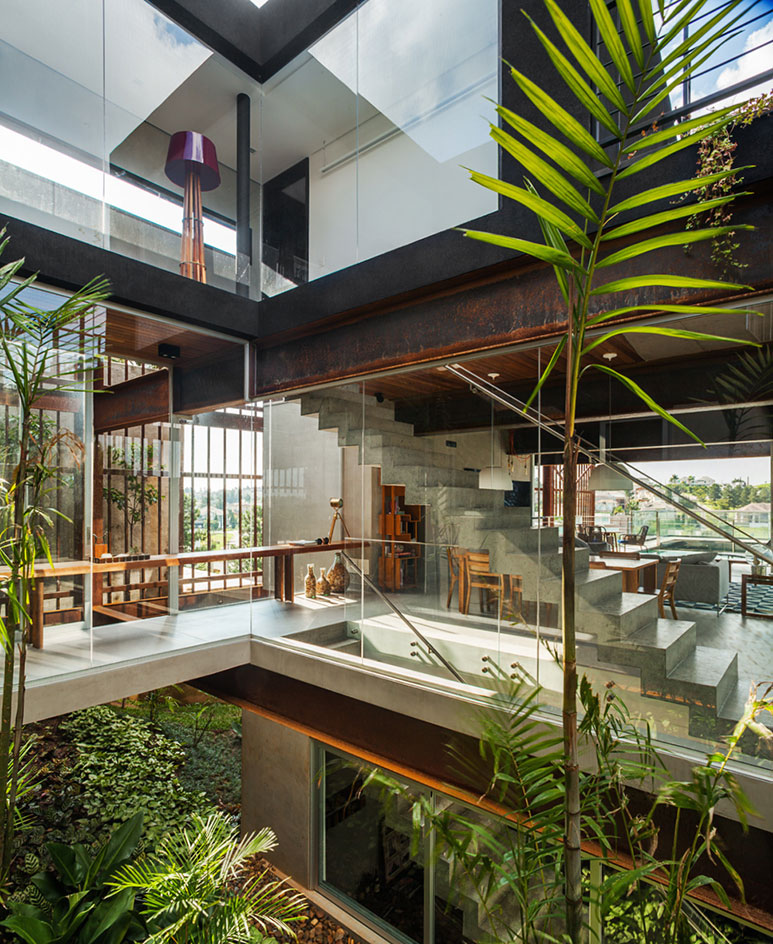 Casa Mirante: Brazilian firm FGMF designs a stylishly functional family home