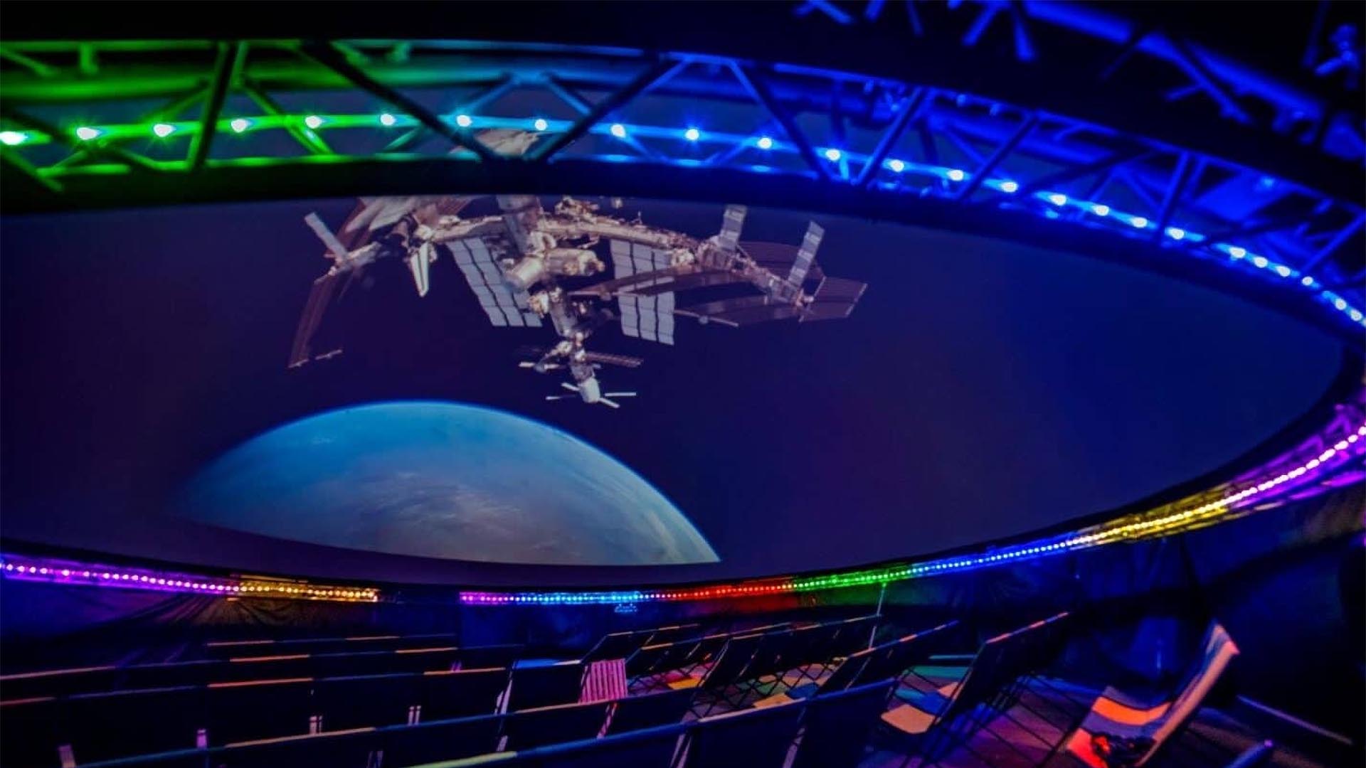 A photo of the interior of Planetarium Go. 