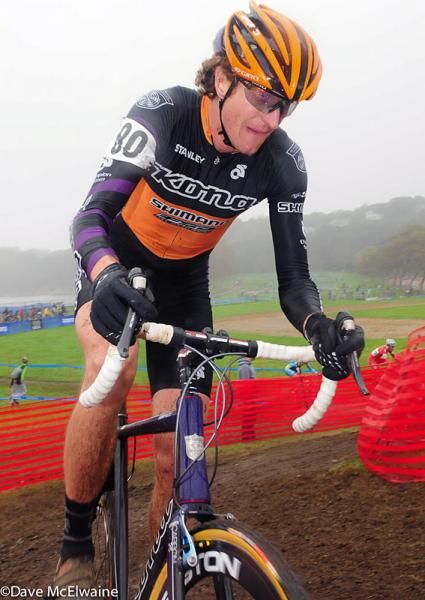 Barry Wicks (Kona) riding in the top ten on the S-Turns