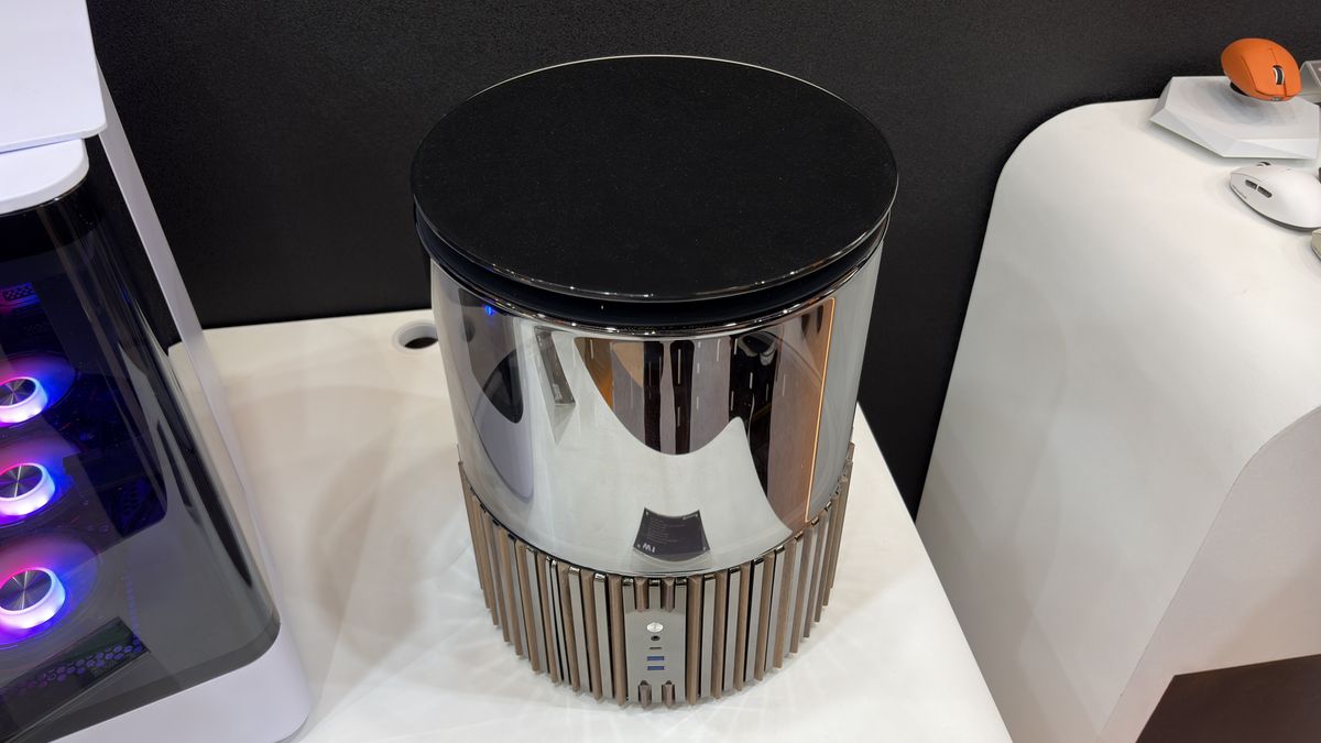DarkFlash W1 pc case that looks like a bin