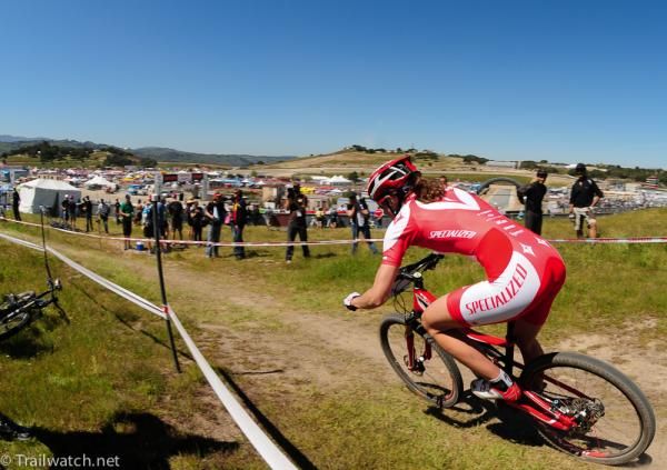 Lea Davison (Specialized) on the fast descent