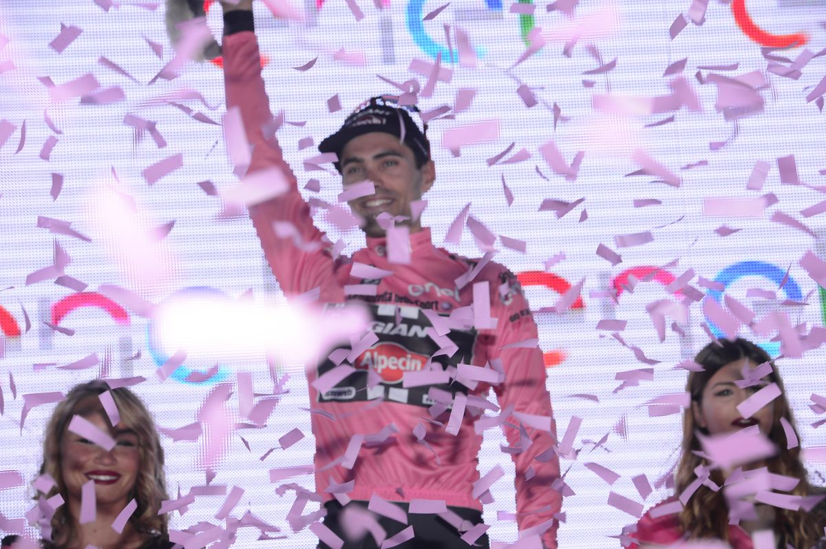 Tom Dumoulin pulls on the pink jersey on home Dutch soil in 2016 after beating Primoz Roglic by a fraction of a second in Apeldoorn