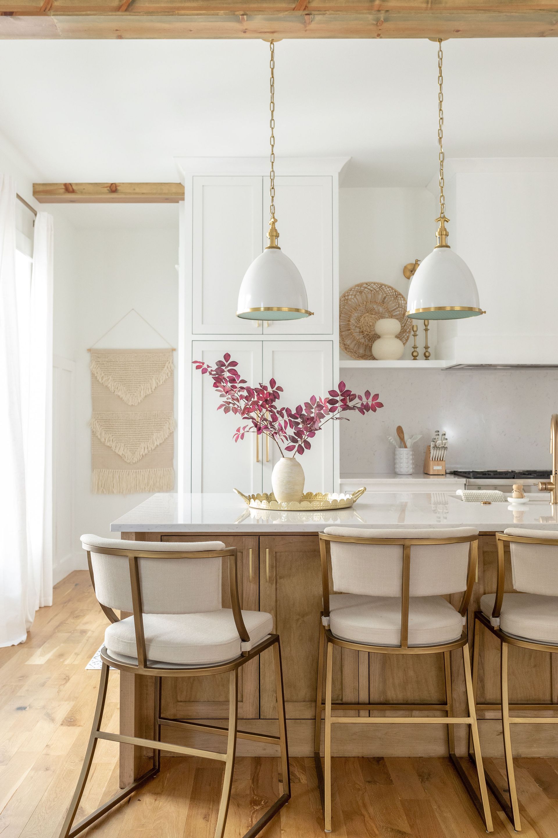 Farmhouse kitchen lighting ideas 25 bright, homey spaces Homes & Gardens