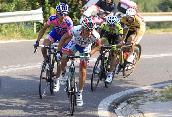 Emanuele Sella (Androni Giocattoli) ups the pace.