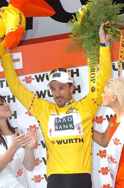 Fabian Cancellara remains in the lead after stage 3