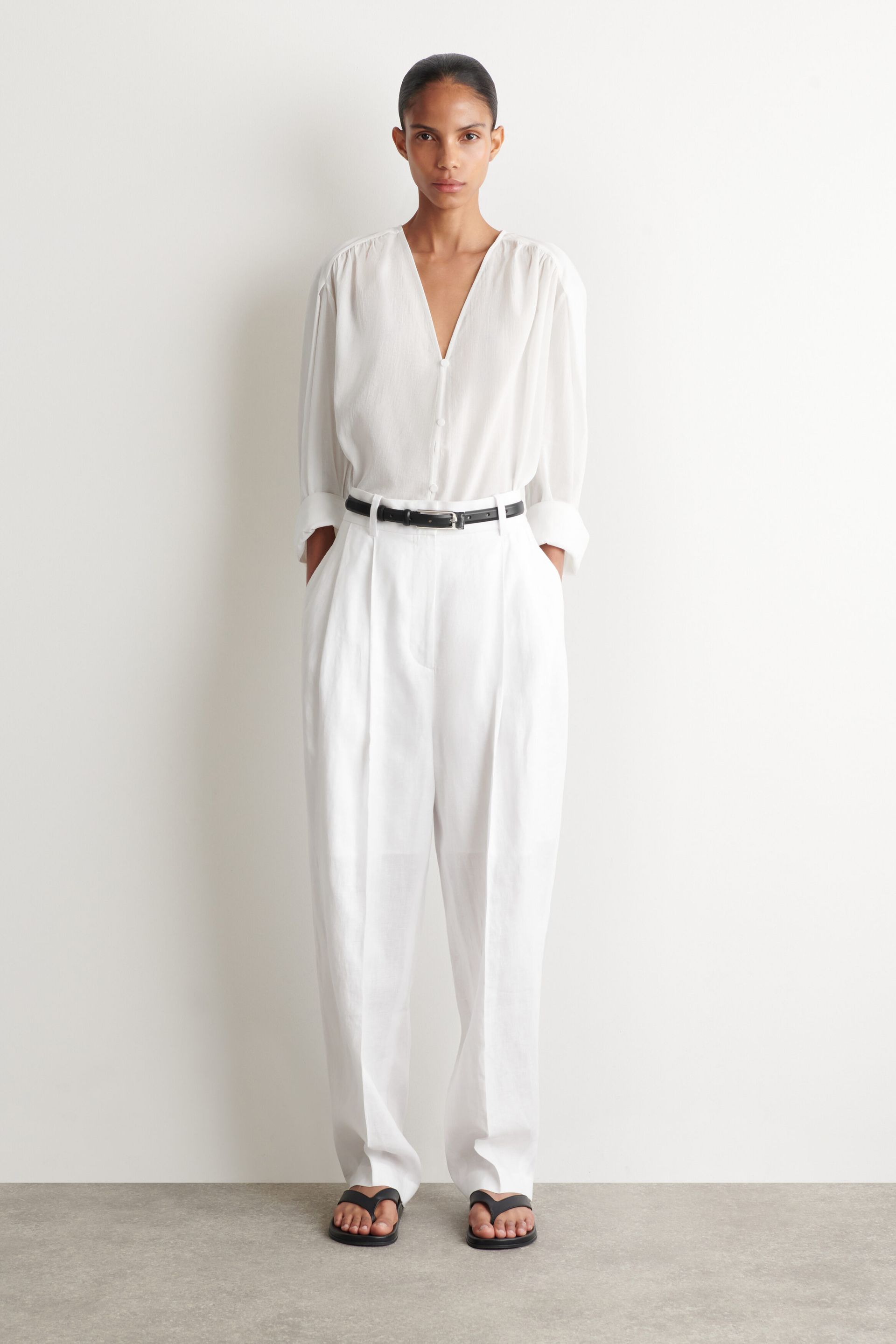 Tailored Linen Balloon-Leg Trousers