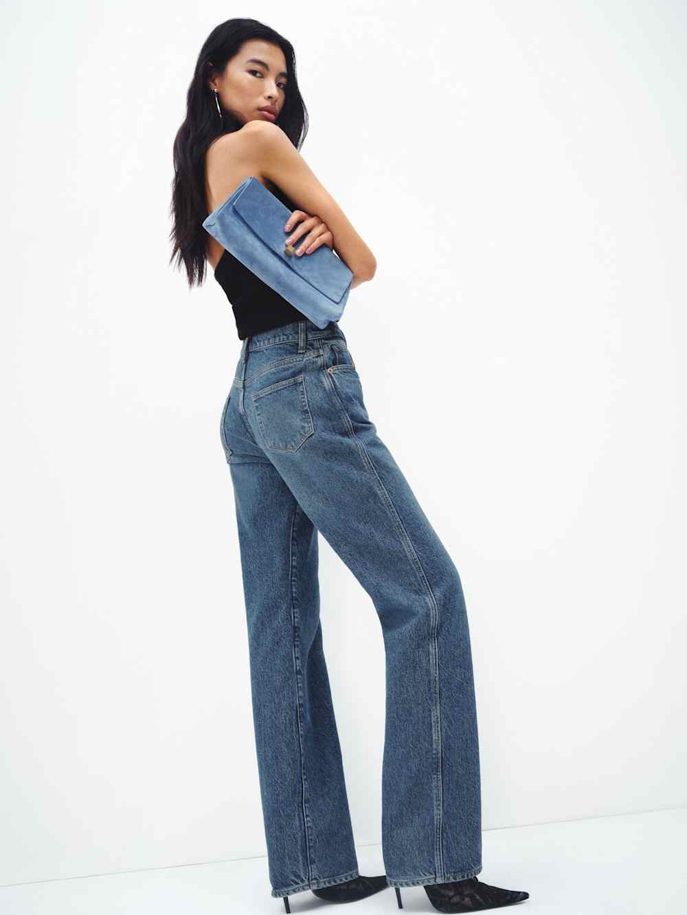 Val 90s Mid Rise Straight Short Jeans