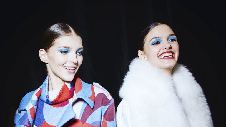 Fur, Fur clothing, Clothing, Fashion, Skin, Beauty, Stole, Scarf, Textile, Outerwear,