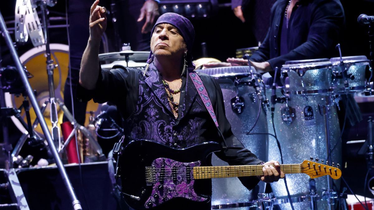 how old is steven van zandt - Ilustrasi 2