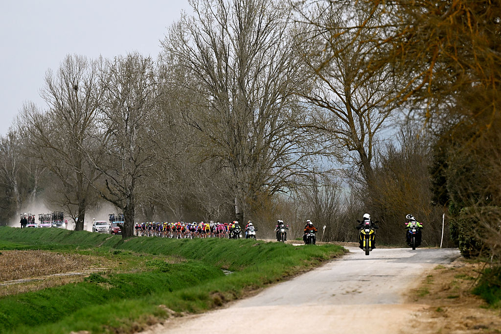 SIENA, ITALY - MARCH 07: A general view of the peloton competing during to the 12th Strade Bianche Donne 2026 a 133km one day race from Siena to Siena / #UCIWWT / on March 07, 2026 in Siena, Italy. (Photo by Luc Claessen/Getty Images)