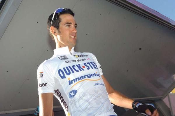 Hubert Schwab (Quickstep-Innergetic) in the Maglia Bianca.