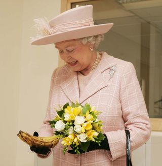 queen elizabeth banned food