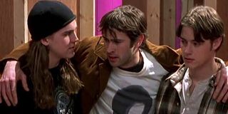 Mallrats Jay and T.S. help Brodie stand backstage