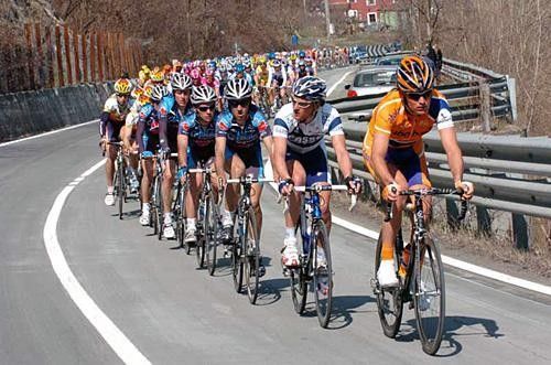 Gerben L&ouml;wik (Rabobank) followed by Tosatto (Fassa Bortolo)
