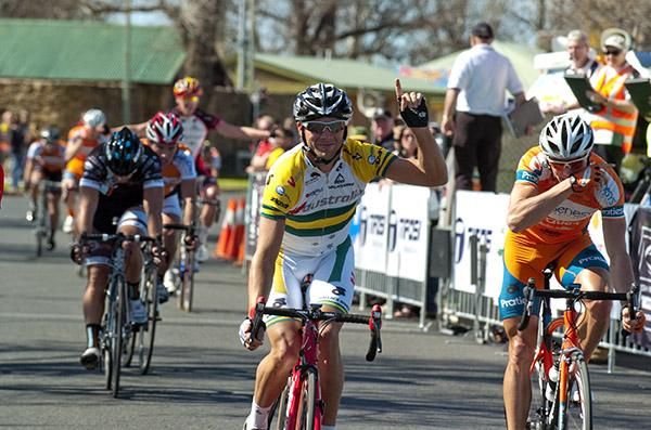 Jonathan Cantwell (V Australia) takes out stage one of the tour in Yarrawonga.