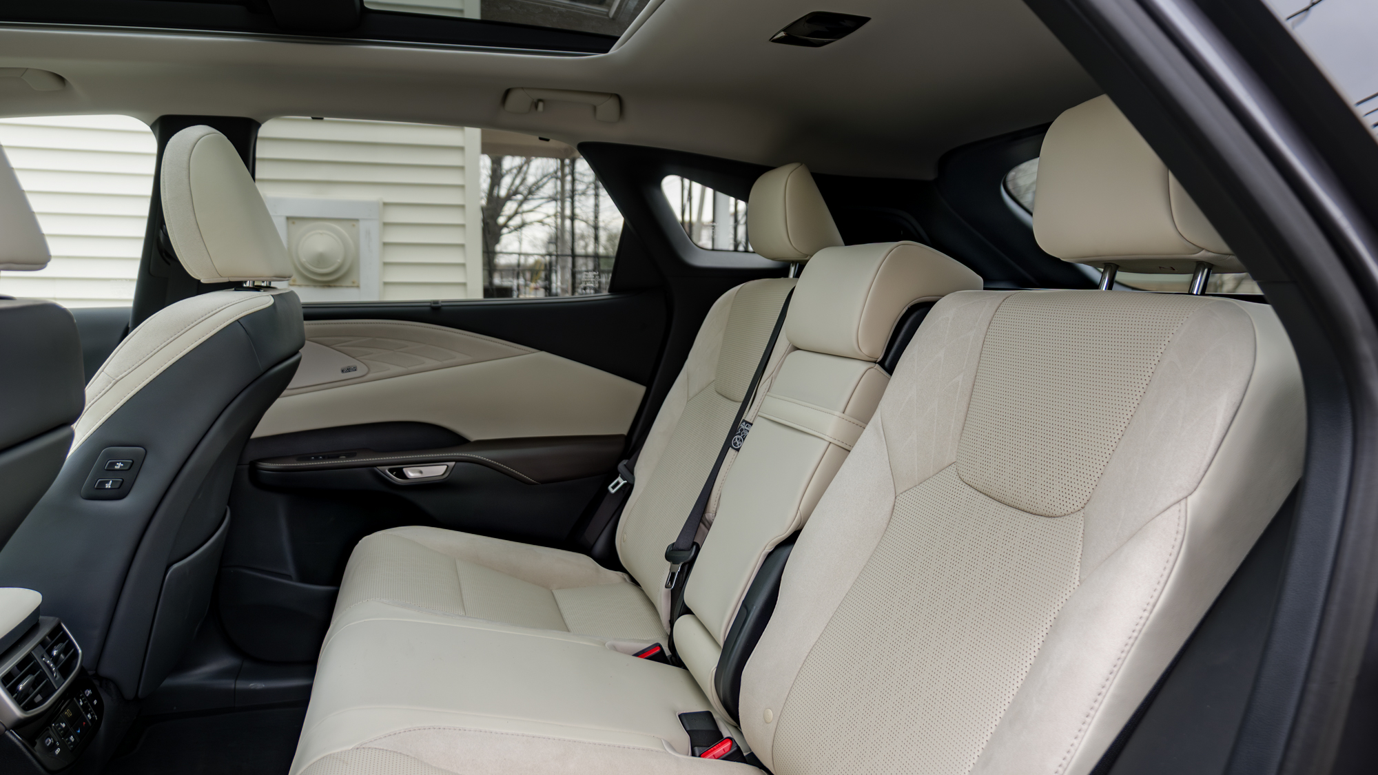 2026 Lexus RX 450h+ review.