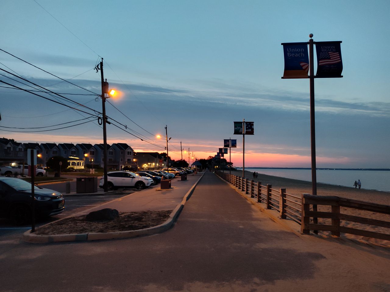 Low light camera samples taken with the Moto G Stylus 5G (2023).