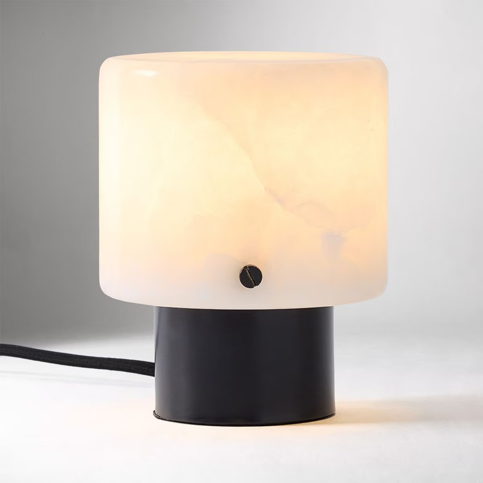 West Elm Suki Alabaster Table Lamp (15 cm)