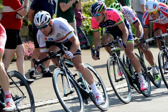 Mark Cavendish gets ready for the sprint