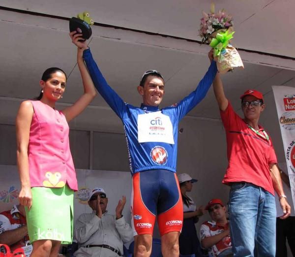Jose Bonilla (Citibank-Economy Rent A Car-Blue) celebrates his stage victory.