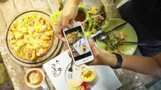 Food photography using a mobile phone
