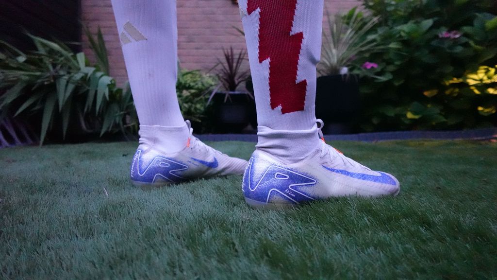mercurial superfly laces