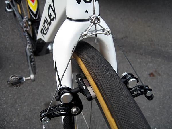 The fat 34mm-wide Dugast Pipistrello tubulars
