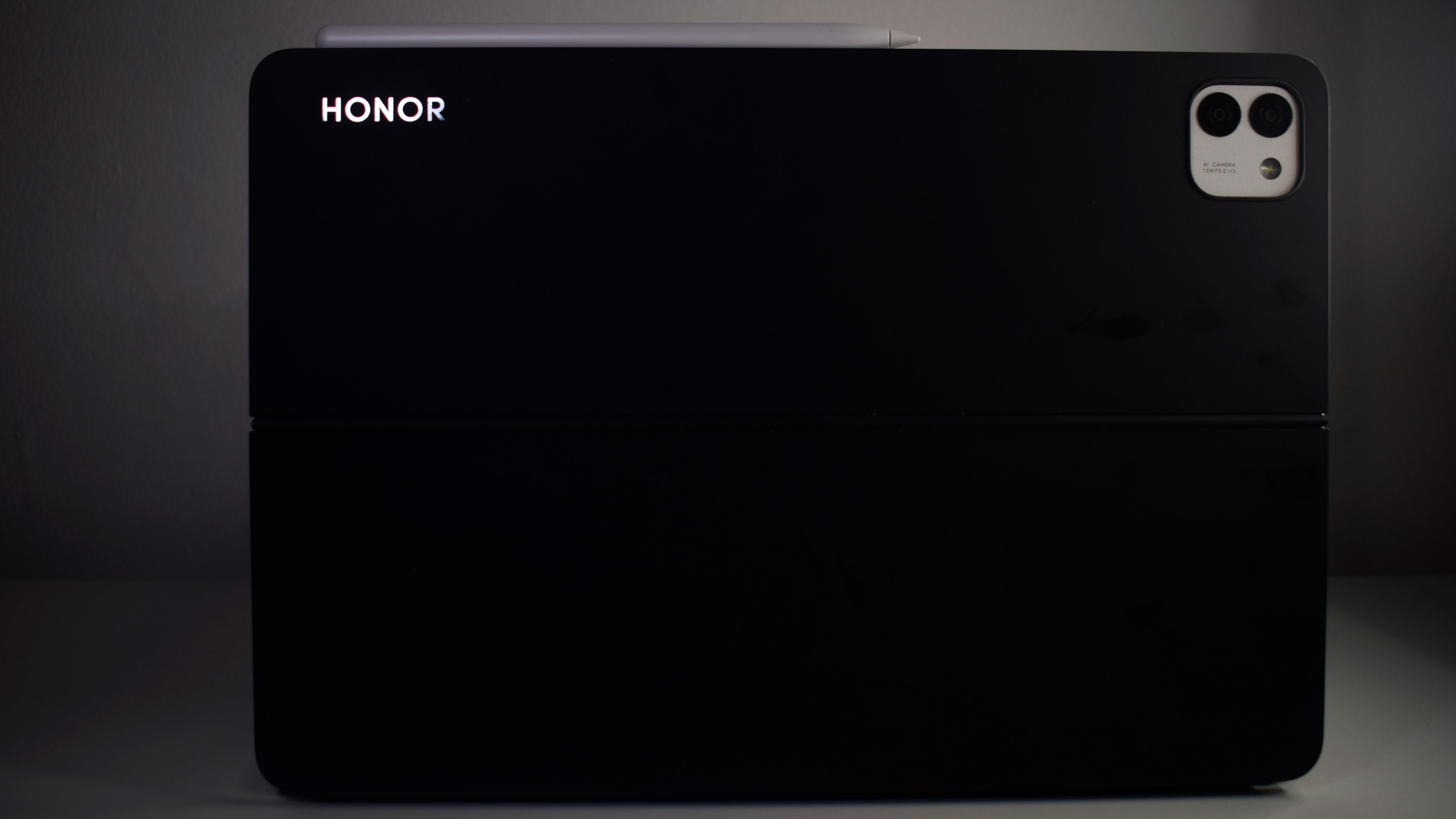 The Honor MagicPad 3 on a desk