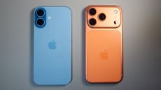 Apple iPhone 17 in Mist Blue