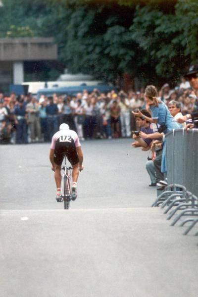 And away he goes...Andy Hampsten has started the final stage time trial at the 1988 Giro d'Italia.