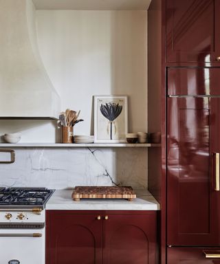 high gloss dark red kitchen with open shelving