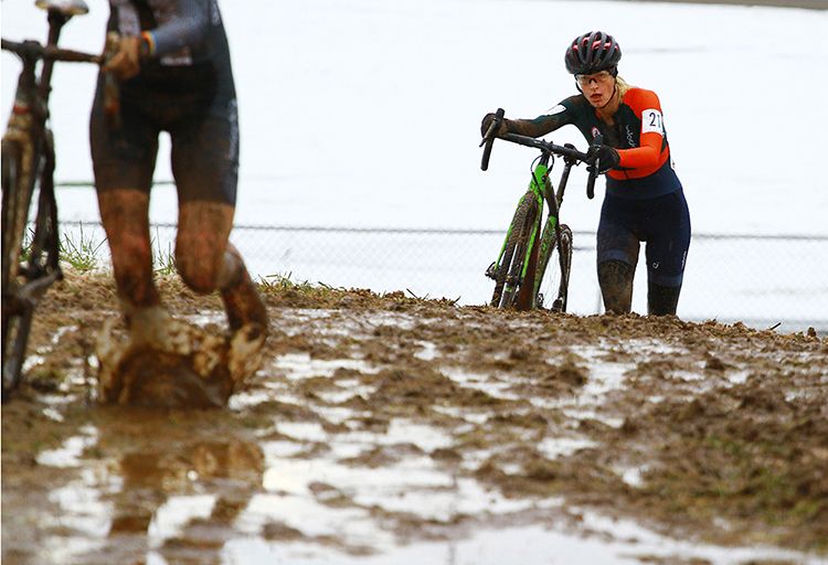 Leslie Lupien (Velocio NECX) concentrates at the task ahead.