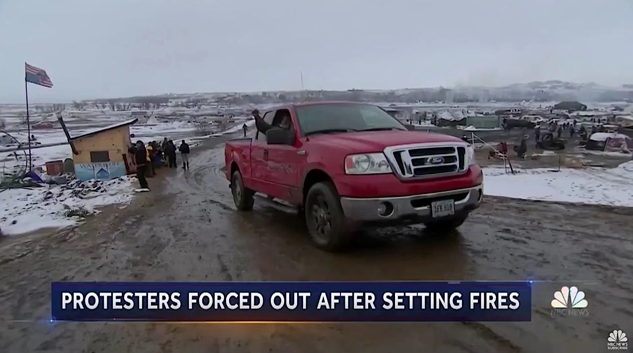 Police being arresting DAPL protesters