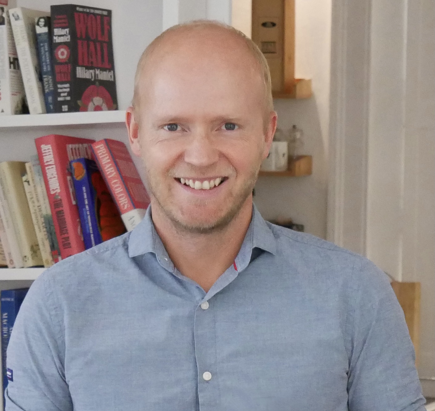 Shot of Jeremy Laird in front of a bookcase