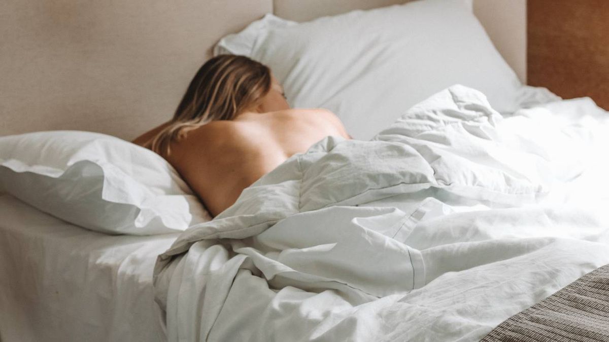 Struggling to sleep in the heatwave? Try these 8 expert-approved tips - Vimarsana News