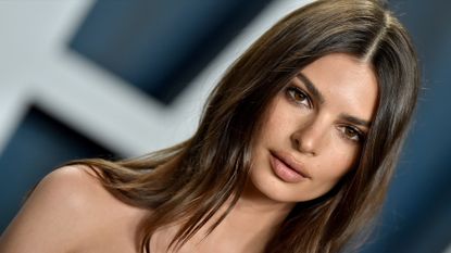 BEVERLY HILLS, CALIFORNIA - FEBRUARY 09: Emily Ratajkowski attends the 2020 Vanity Fair Oscar Party hosted by Radhika Jones at Wallis Annenberg Center for the Performing Arts on February 09, 2020 in Beverly Hills, California. (Photo by Axelle/Bauer-Griffin/FilmMagic)
