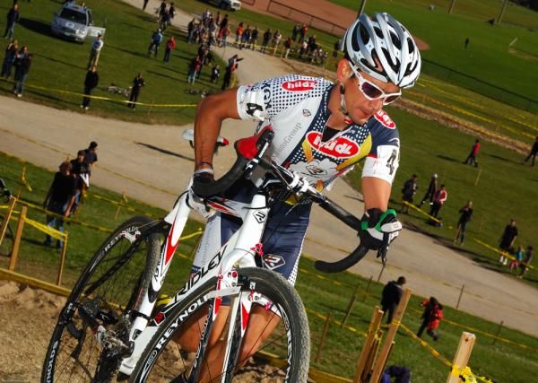 Davide Frattini enjoys a comfortable lead ahead of 3 chasers.