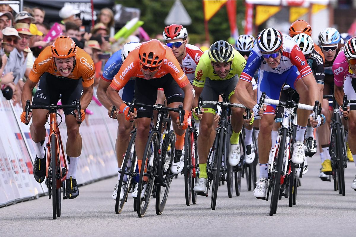The sprint on stage 4 of Tour de Wallonie
